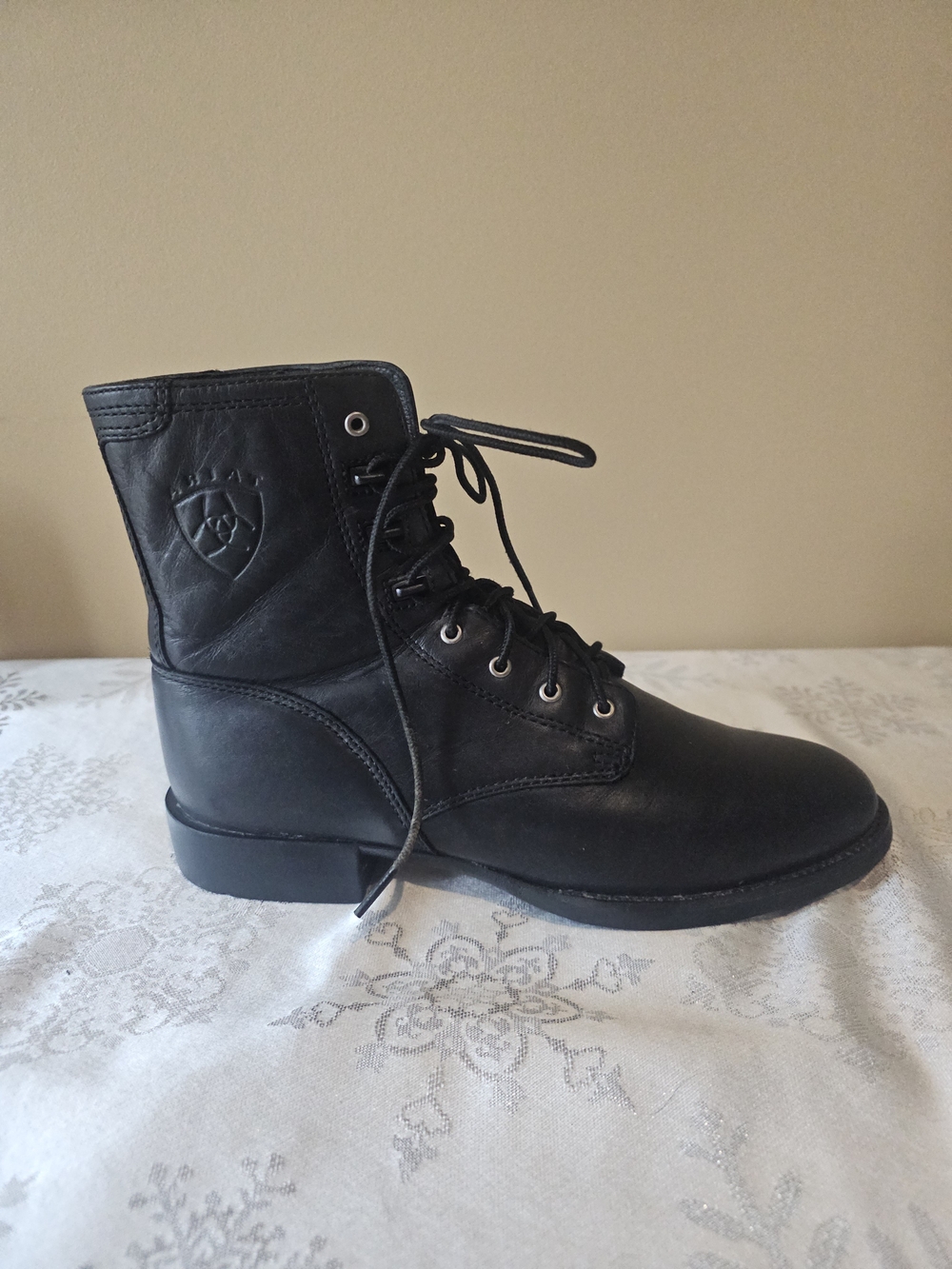 Ariat Heritage Lacer Ankle Boots  Black  Leather SZ 8.5 C Style 33501